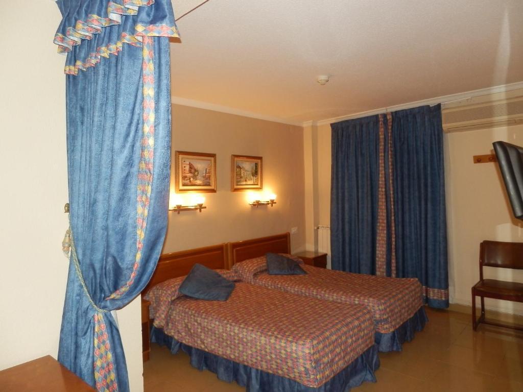 Hotel Restaurante Salvadora Villena Camera foto